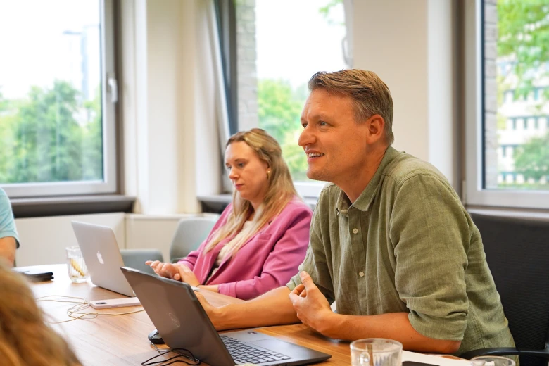 Van druk zijn naar vooruitkomen: Karen over strategische wendbaarheid in HR